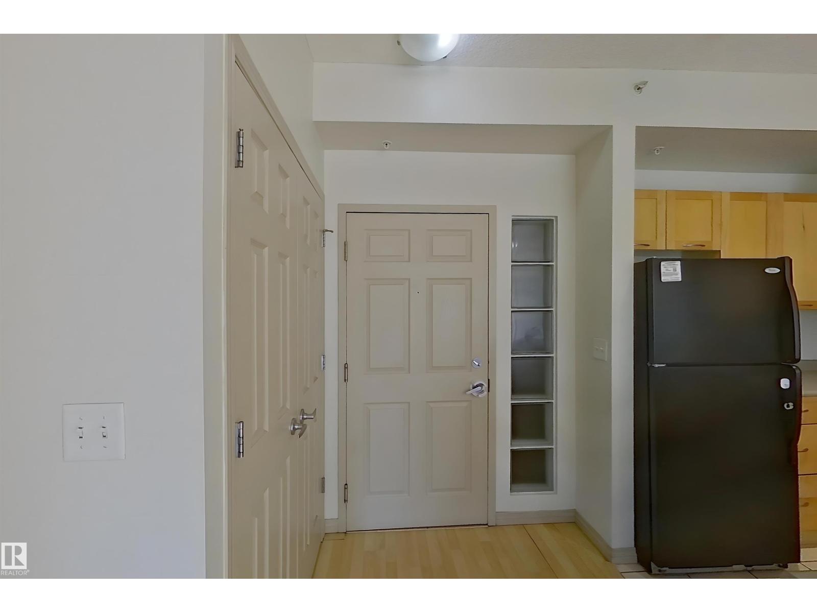 #1-518 4245 139 AV NW