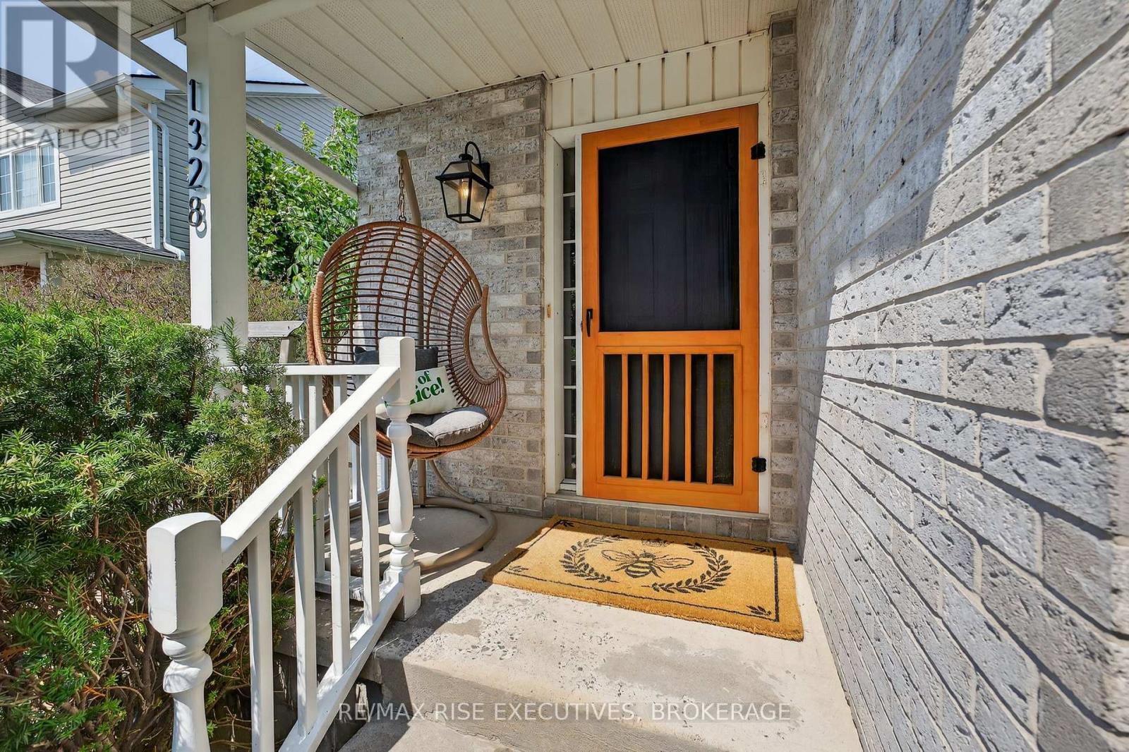 1328 BRACKENWOOD CRESCENT