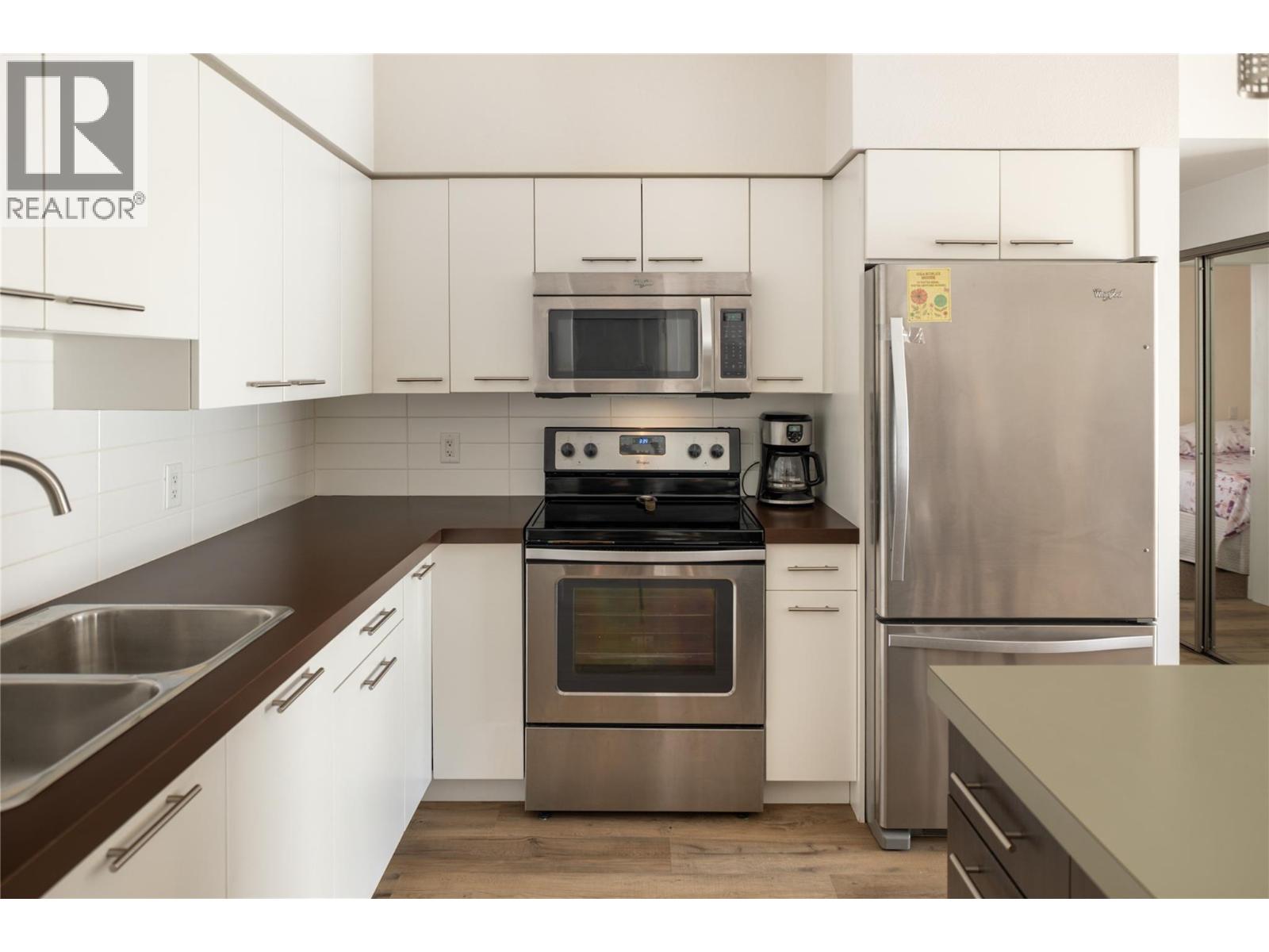 985 ACADEMY Way Unit# 208