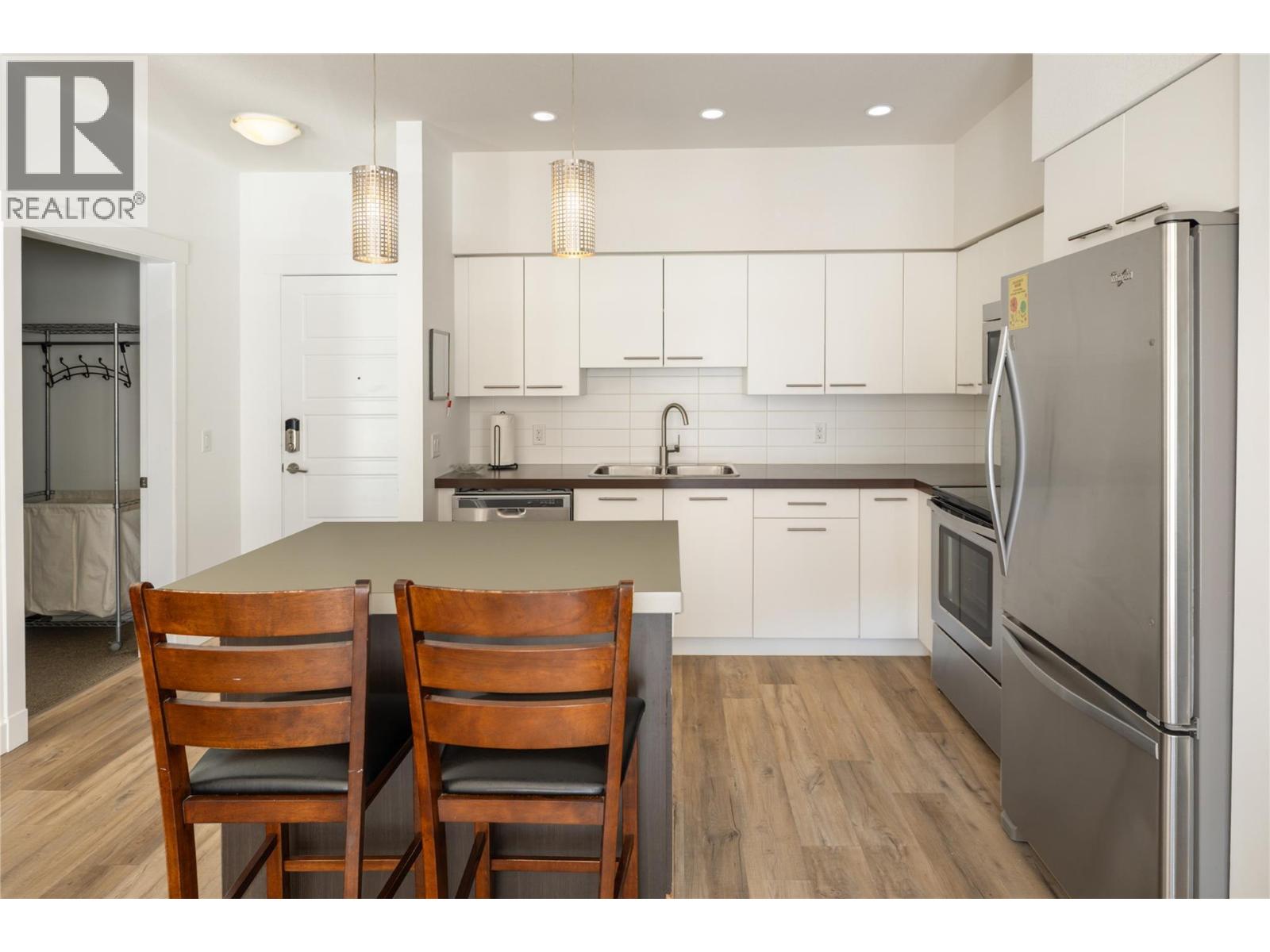 985 ACADEMY Way Unit# 208