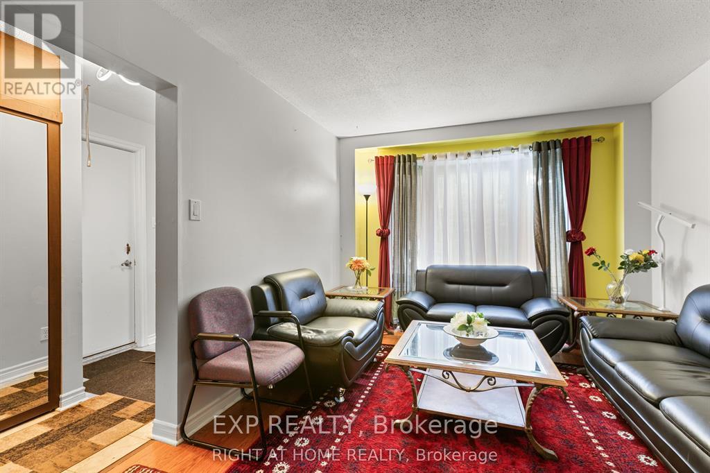 3142 DUMAURIER AVENUE E