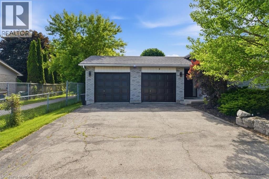 33 EDWARD Avenue