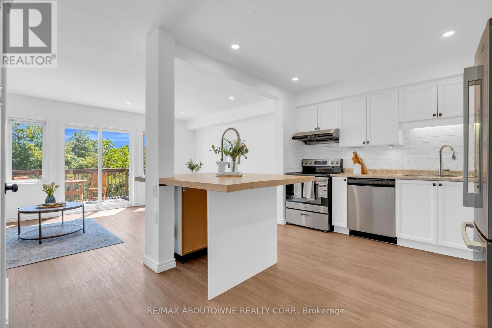 15 - 151 CLAIRFIELDS DRIVE E