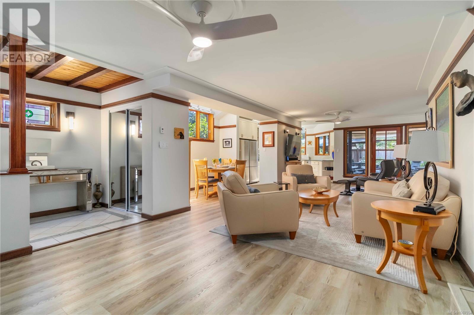 10937 Madrona Dr