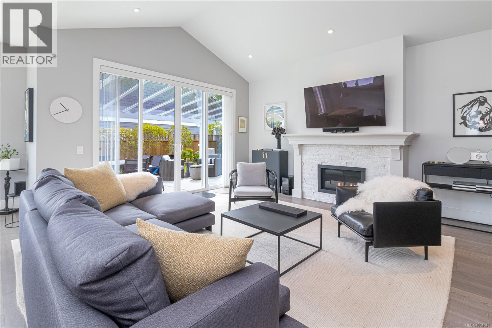 9257 Bakerview Close