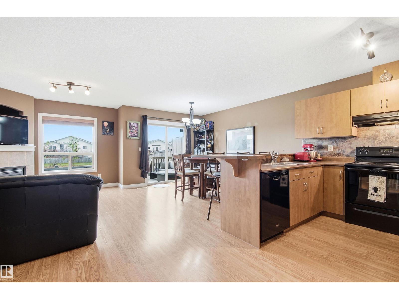 #12 16317 64 ST NW