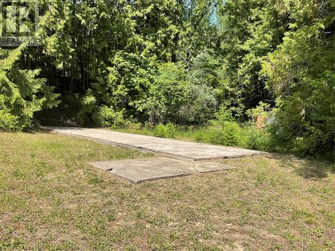 1380 Highway 3B Montrose BC V0G1P0