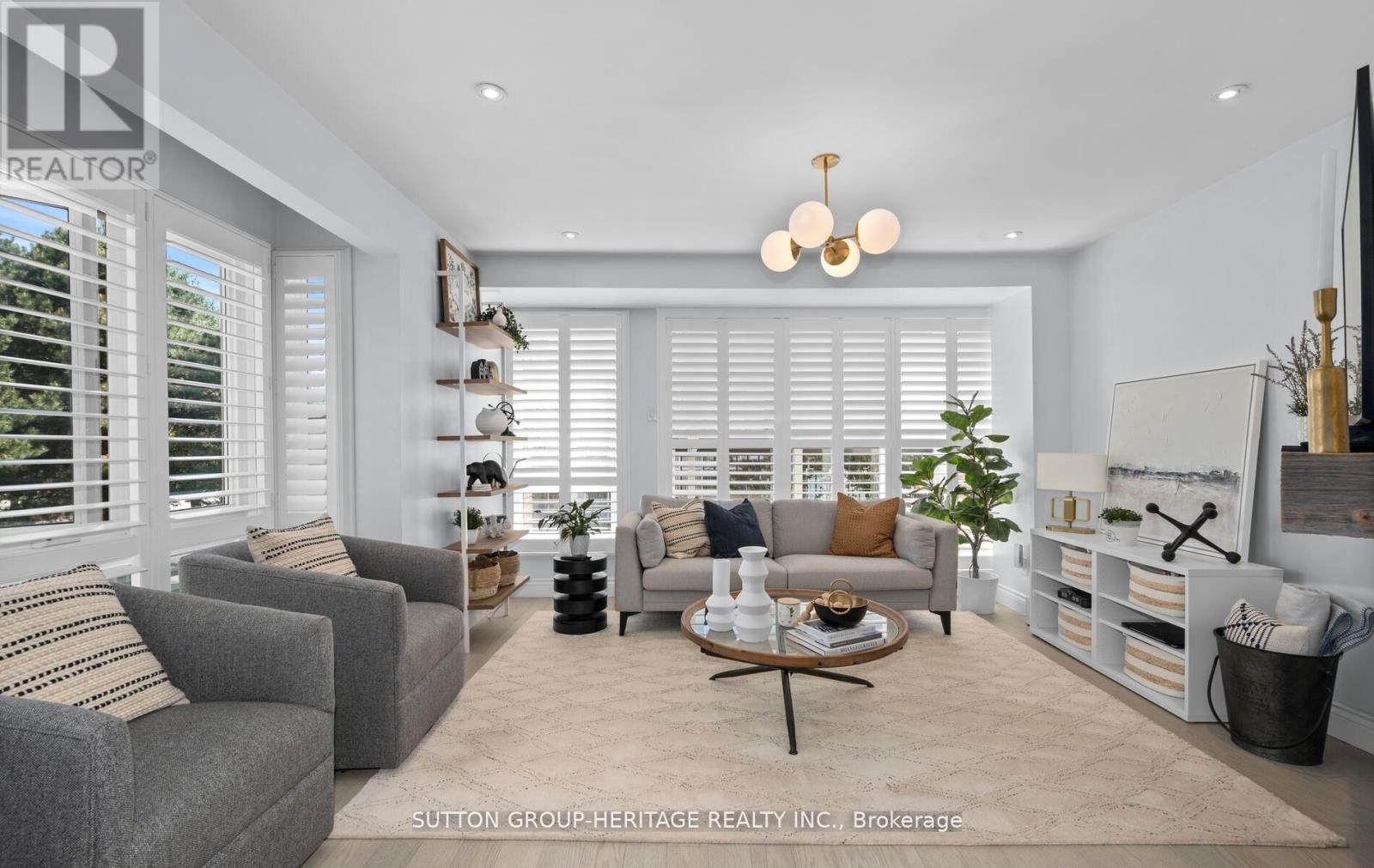 2 CUMBERLAND LANE