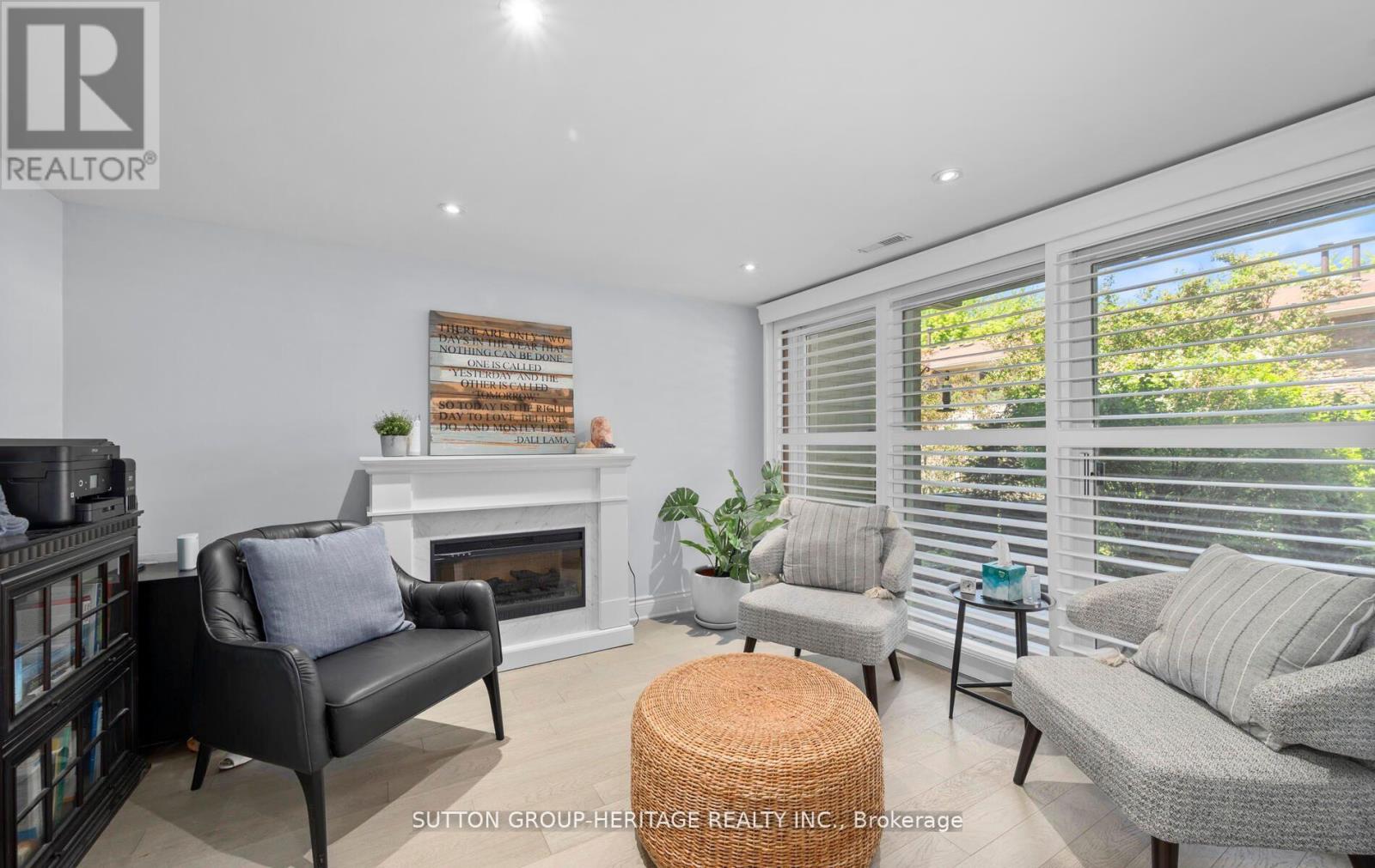 2 CUMBERLAND LANE