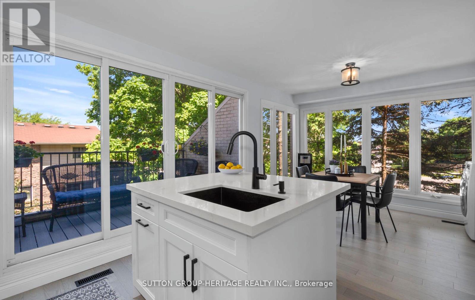 2 CUMBERLAND LANE