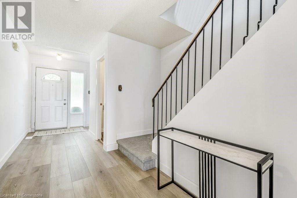 581 COLLEGE Avenue W