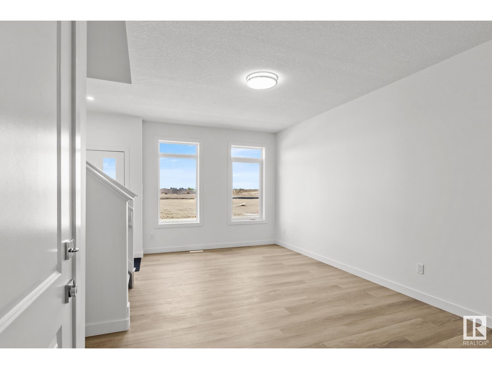 1947 210 ST NW NW