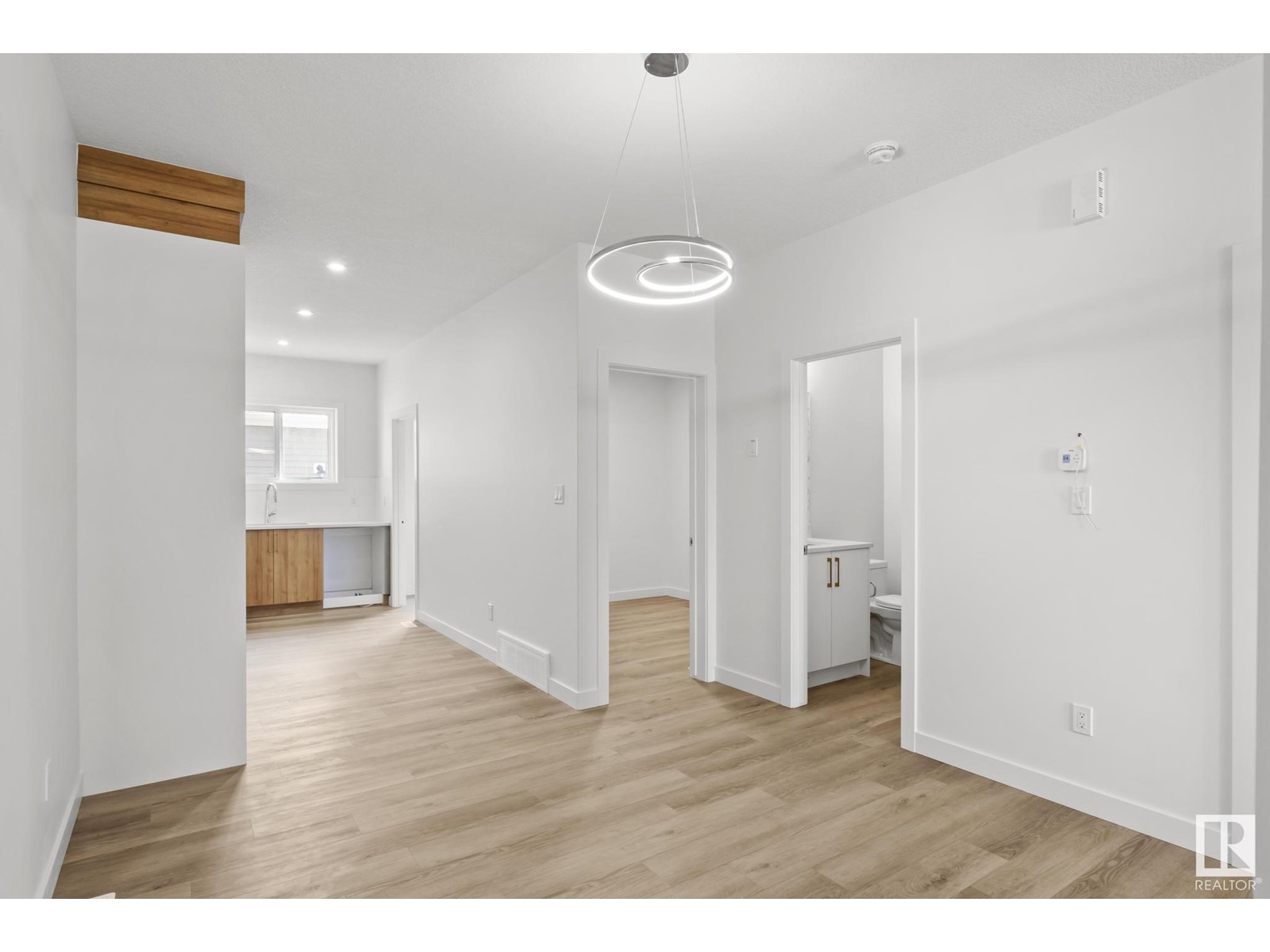 1947 210 ST NW NW