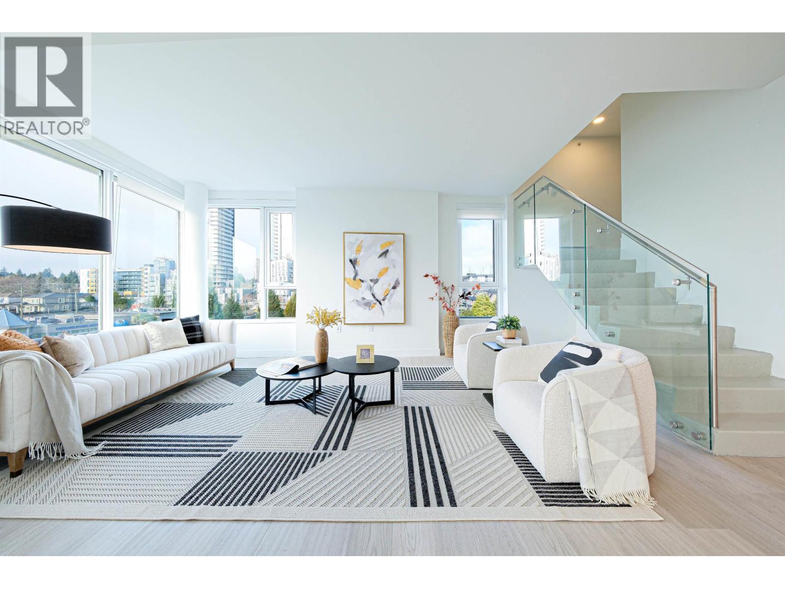 602 7638 CAMBIE STREET