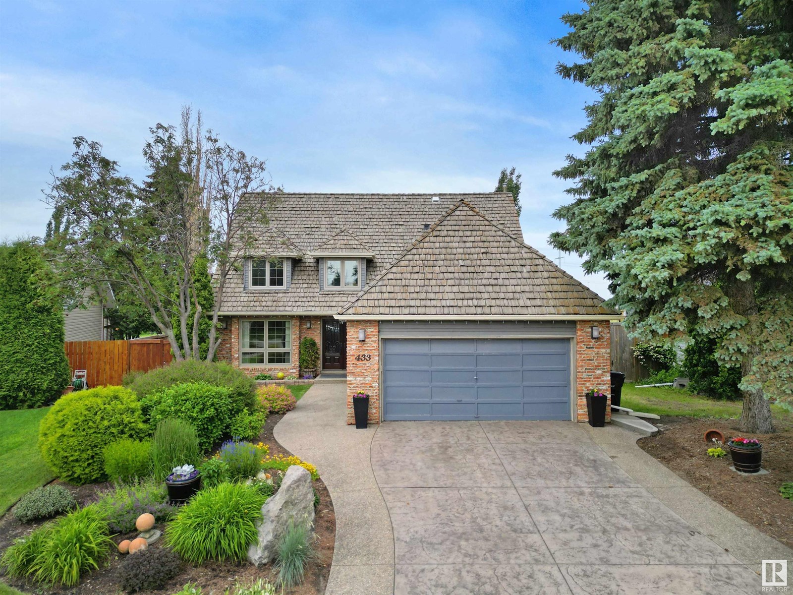 433 VILLAGE DR