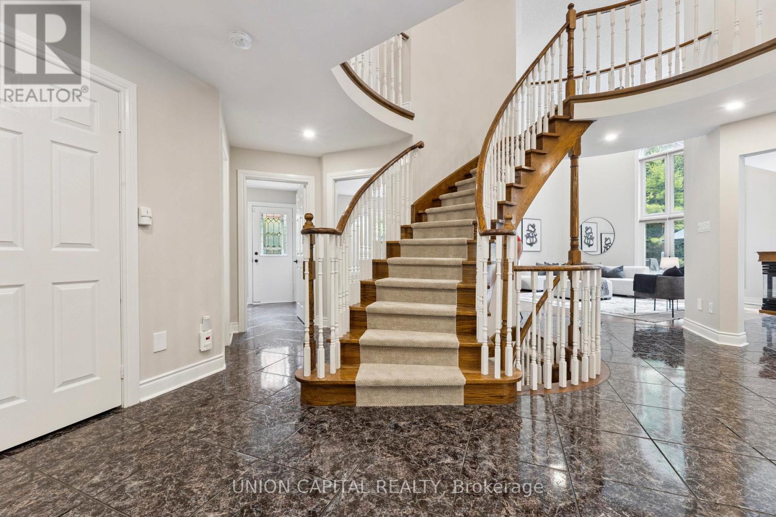 86 CHARING CRESCENT