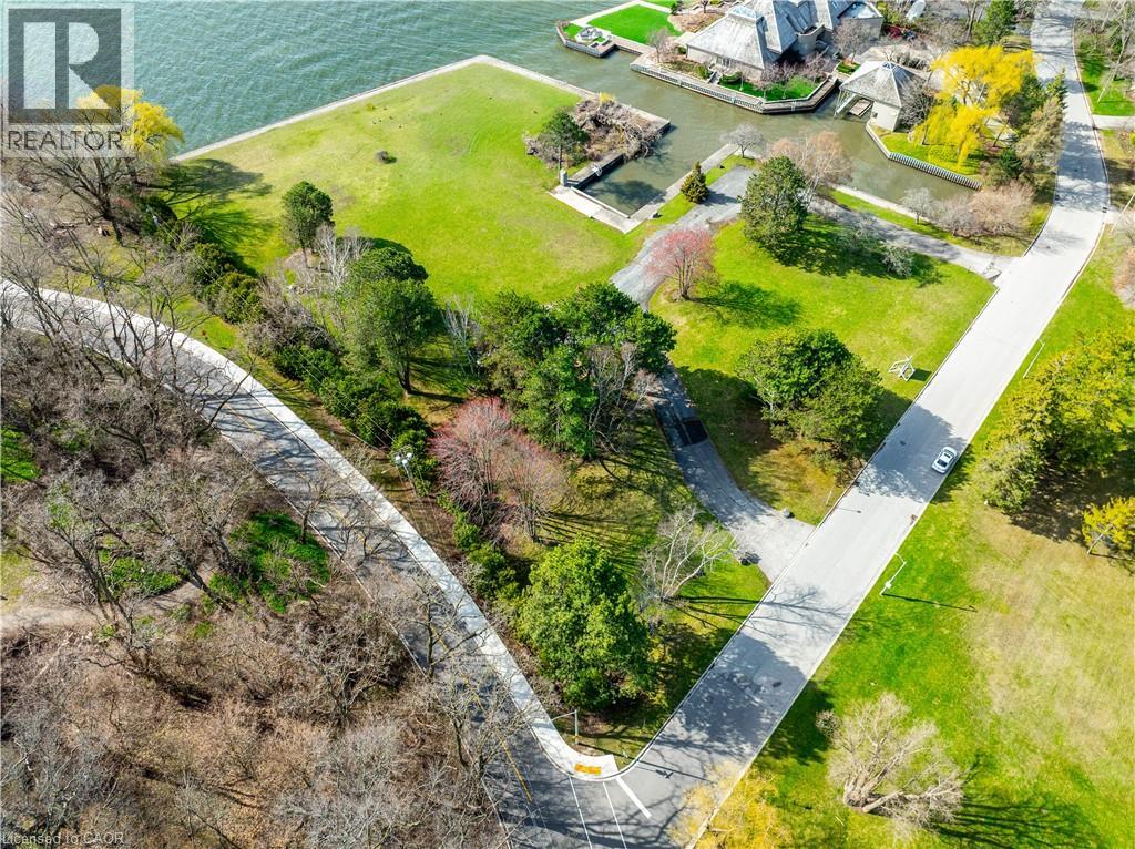 800 LASALLE PARK Road