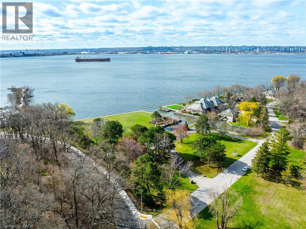 800 LASALLE PARK Road