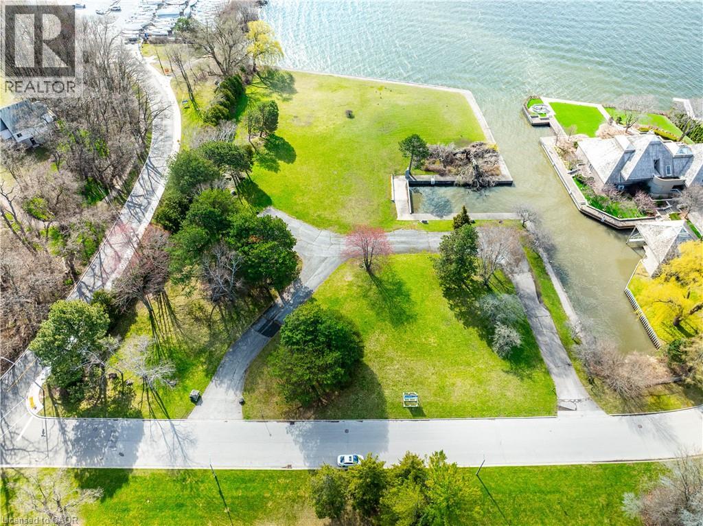 800 LASALLE PARK Road