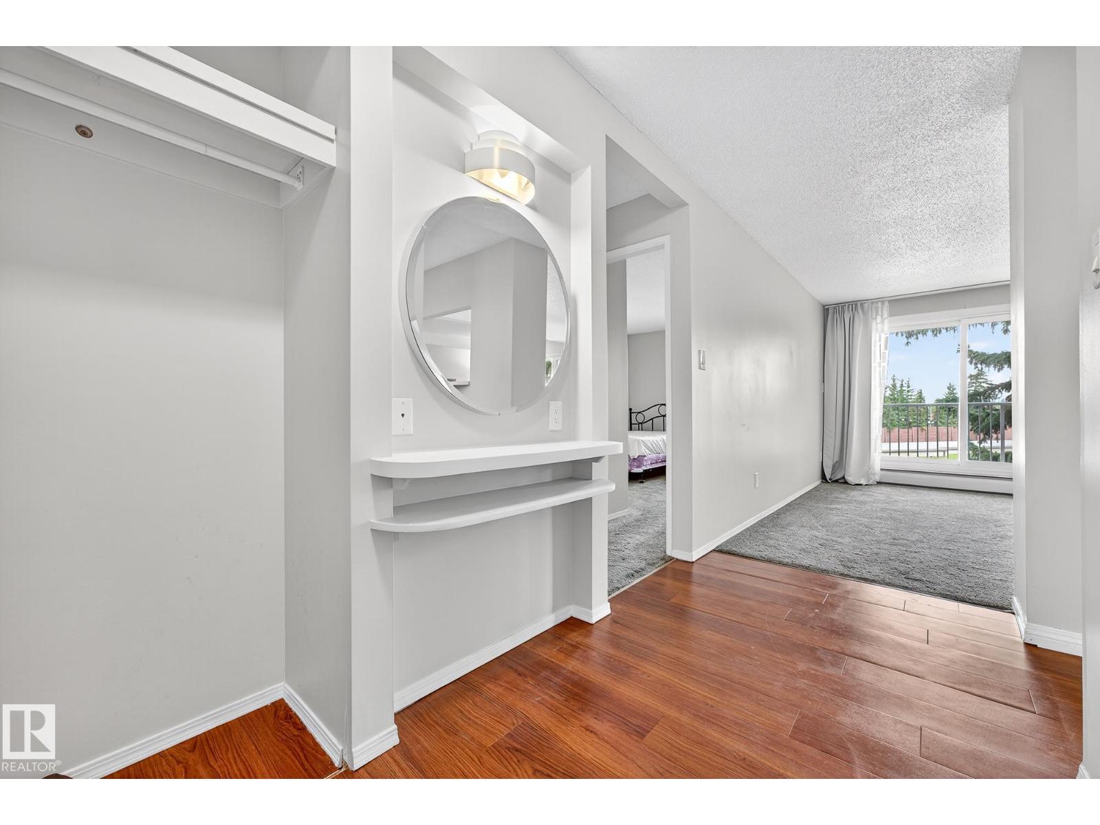 #305 4404 122 ST NW