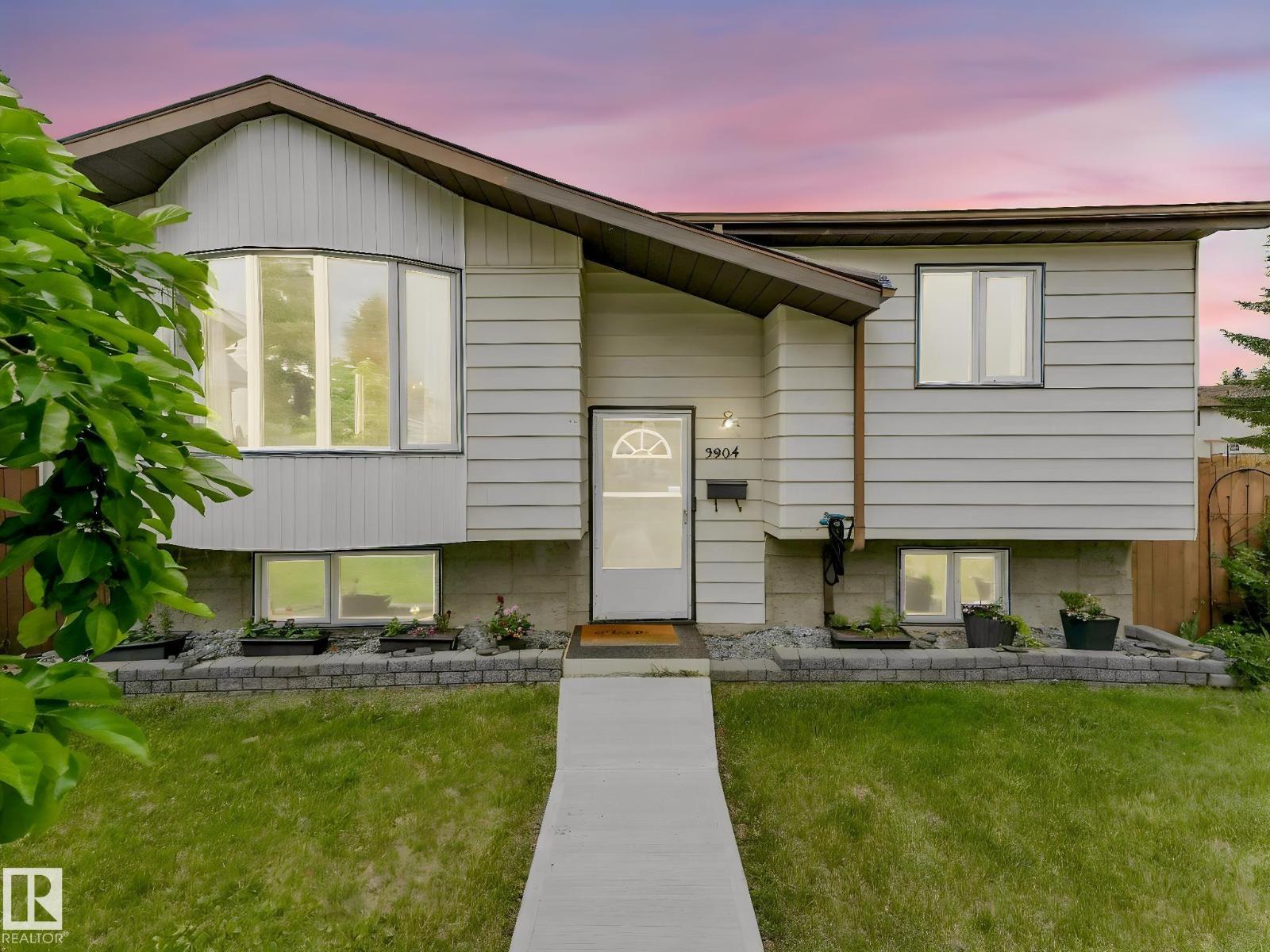 3904 35 AV NW
