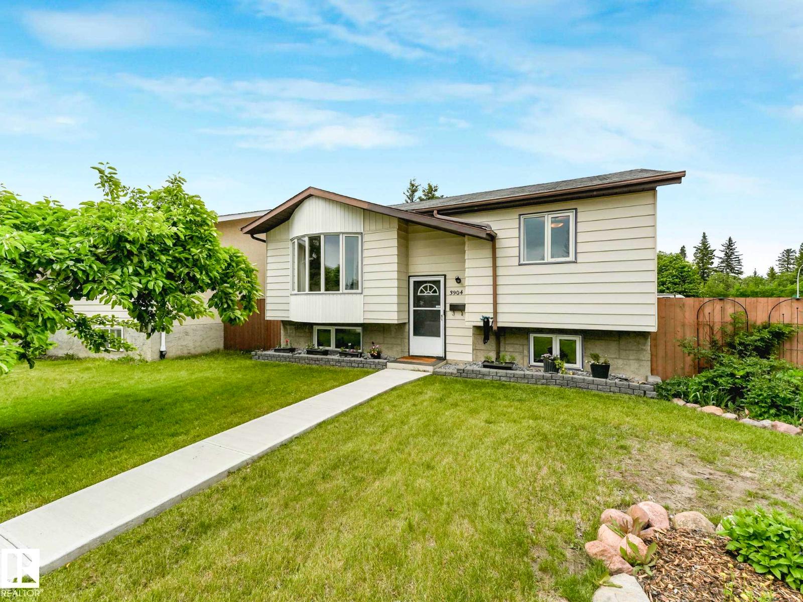 3904 35 AV NW
