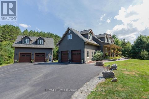 427 SKYHILLS ROAD Huntsville (Chaffey) ON P1H2N5