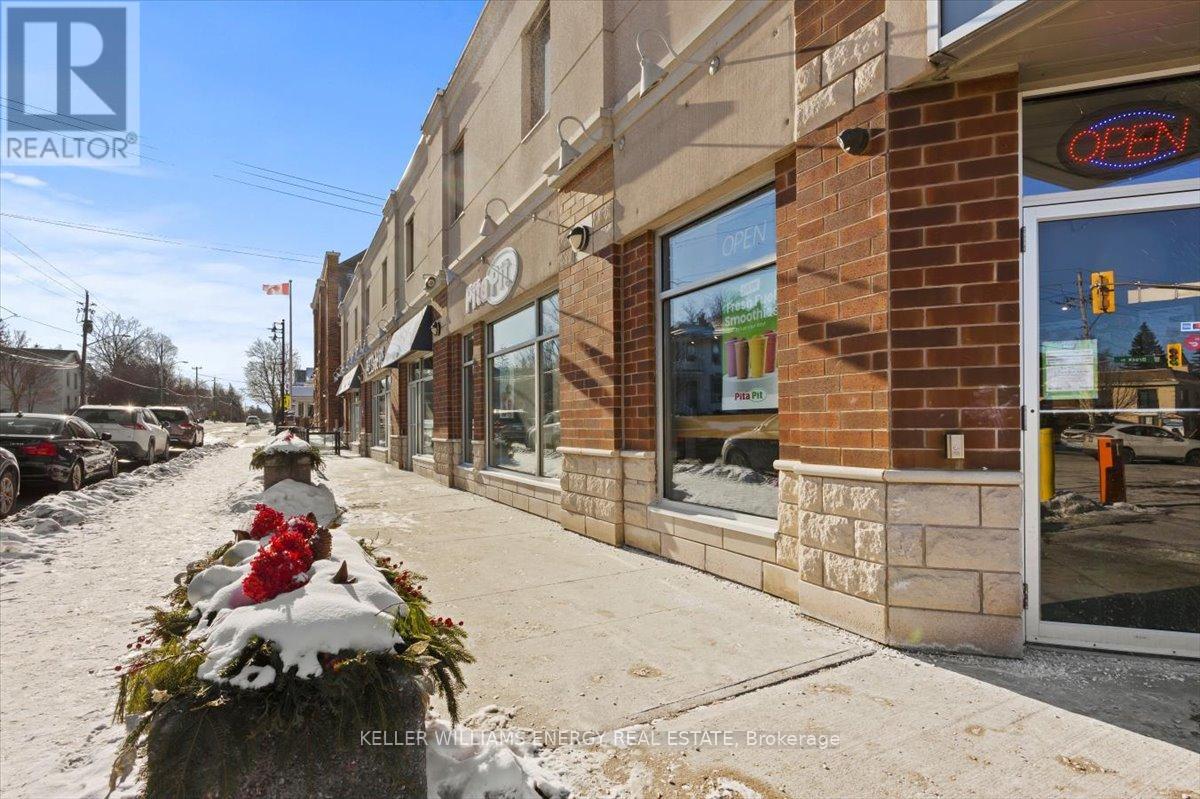 5B - 2 BROCK STREET W