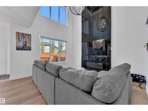 445 ROBERTS CR Leduc AB T9E1N4