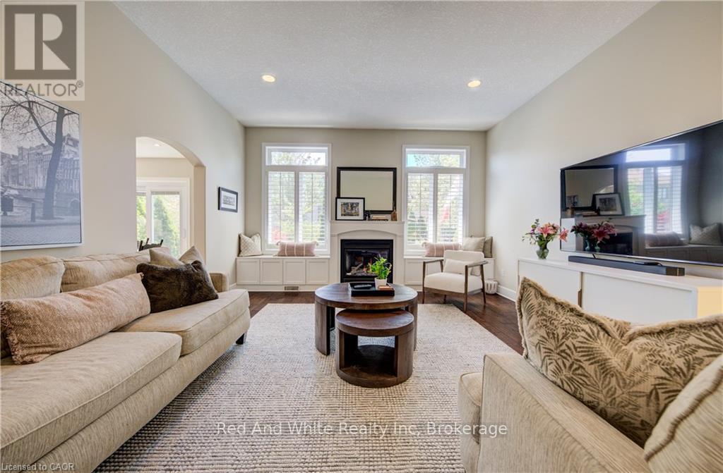 195 WESTCLIFF WAY