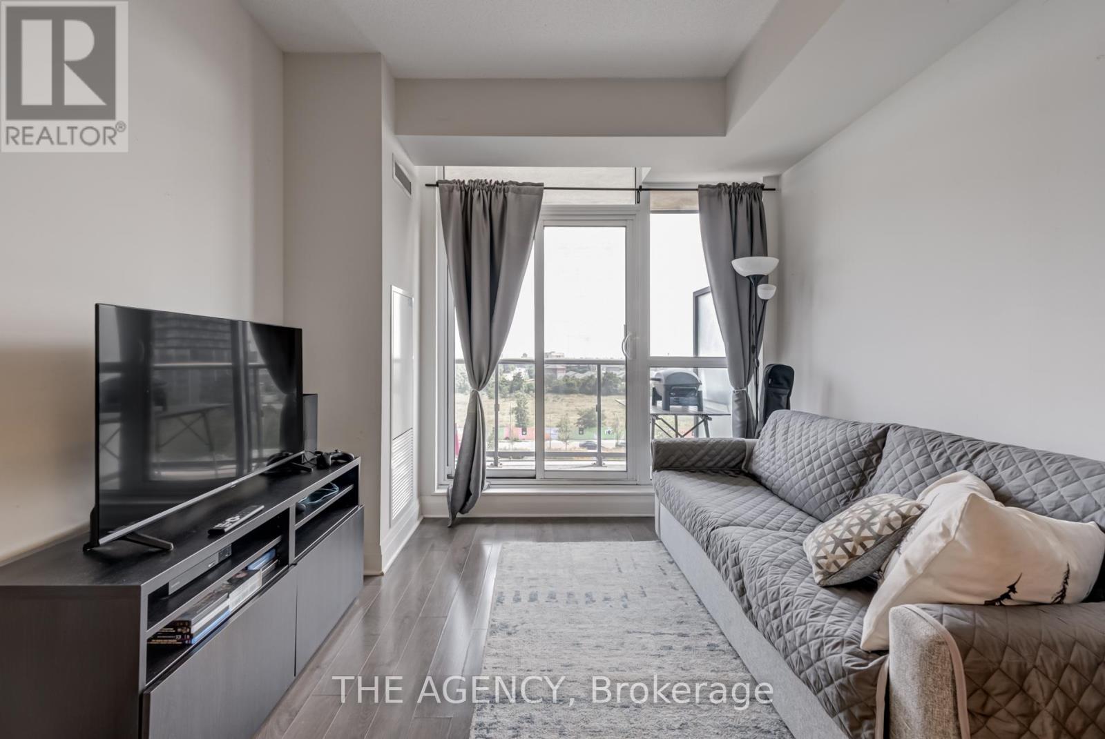 507 - 17 ZORRA STREET