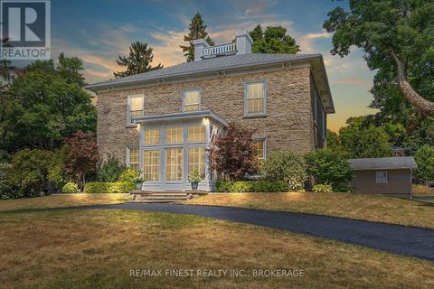 55 COCHRANE DRIVE Brockville ON K6V2Y9