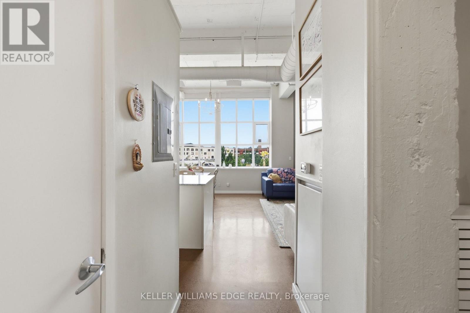 307 - 410 KING STREET W