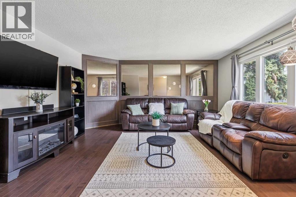 241 Allan Crescent SE