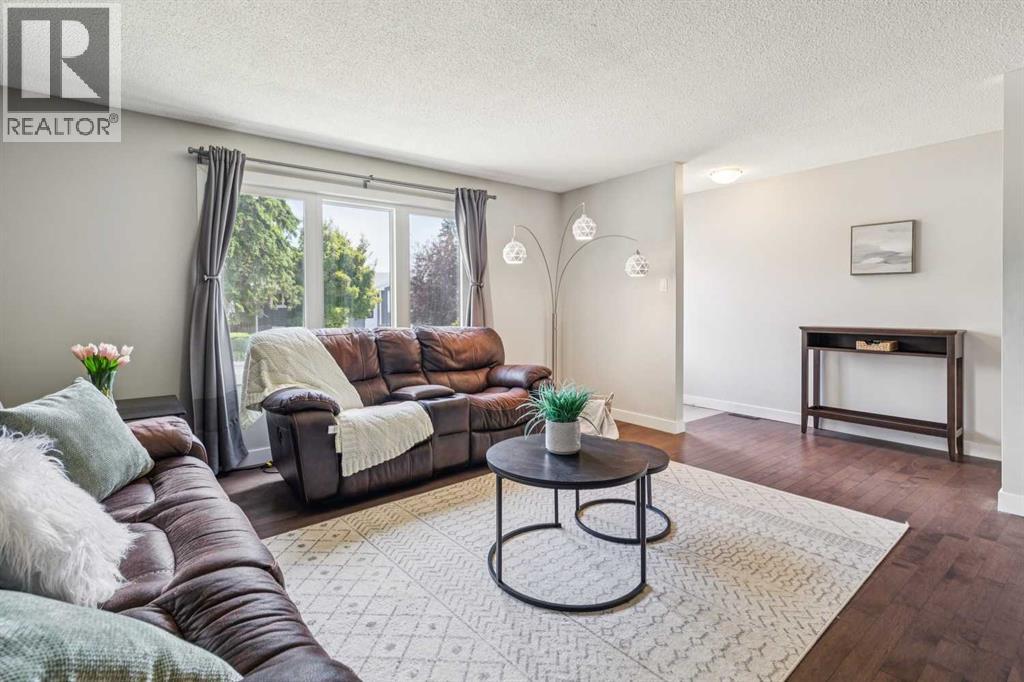 241 Allan Crescent SE