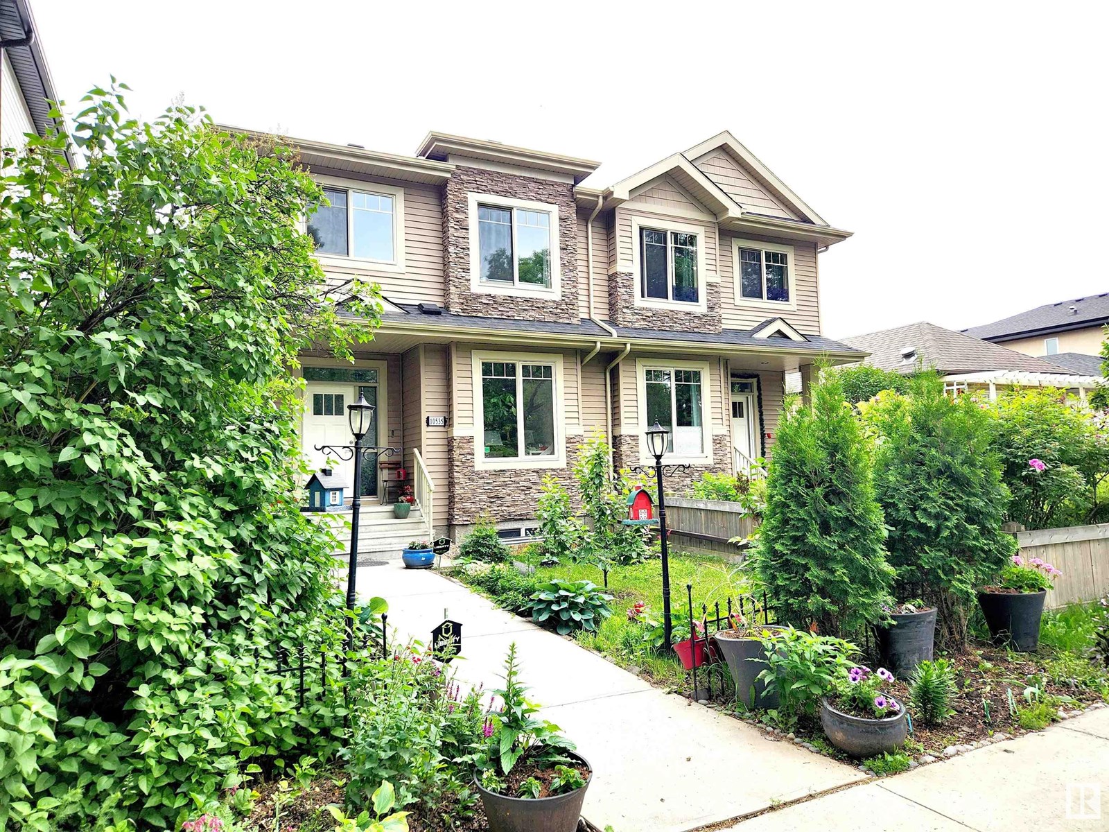 10535 67 AV NW