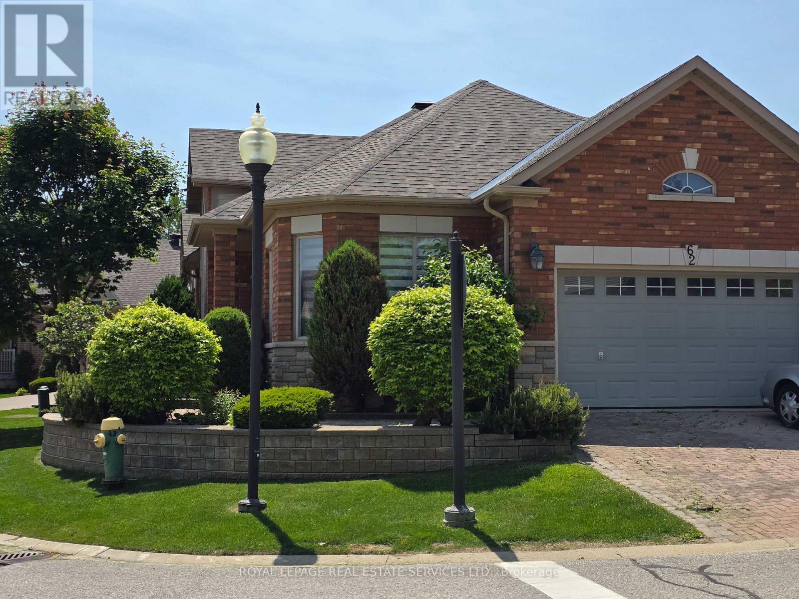 23 - 62 RENAISSANCE POINT