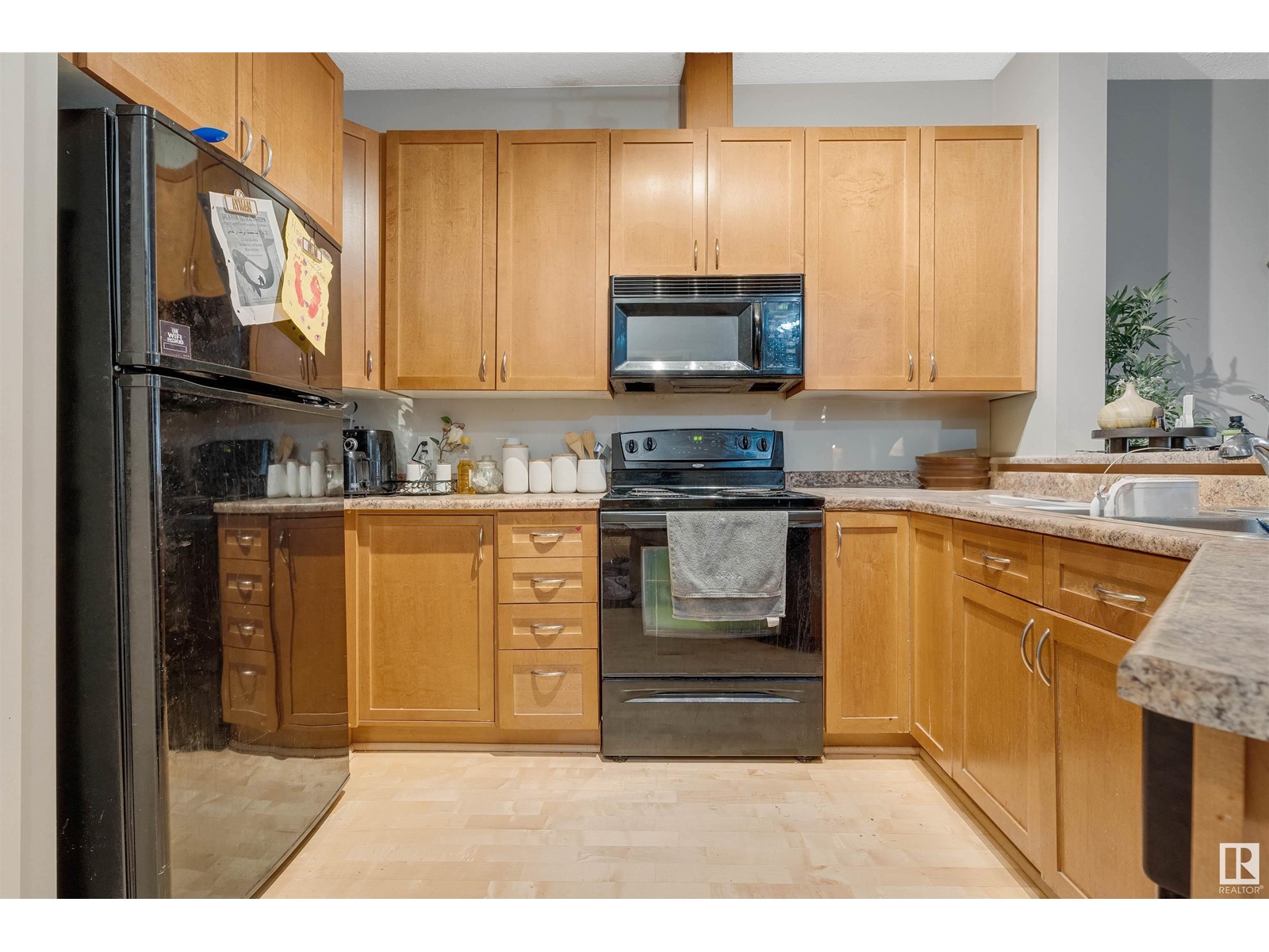 #102 4312 139 AV NW