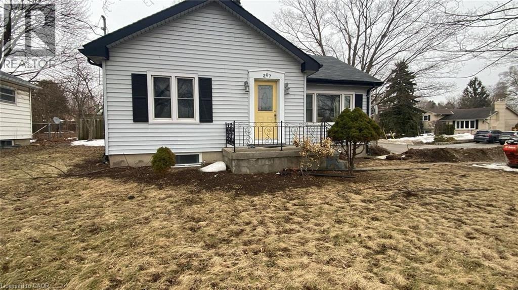 207 MILL Street Unit# upper
