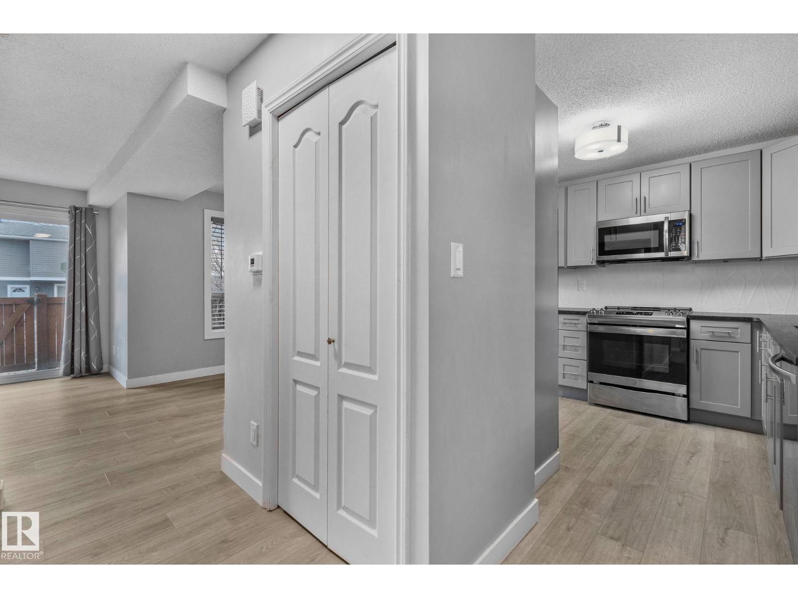 586 LAKEWOOD RD N NW