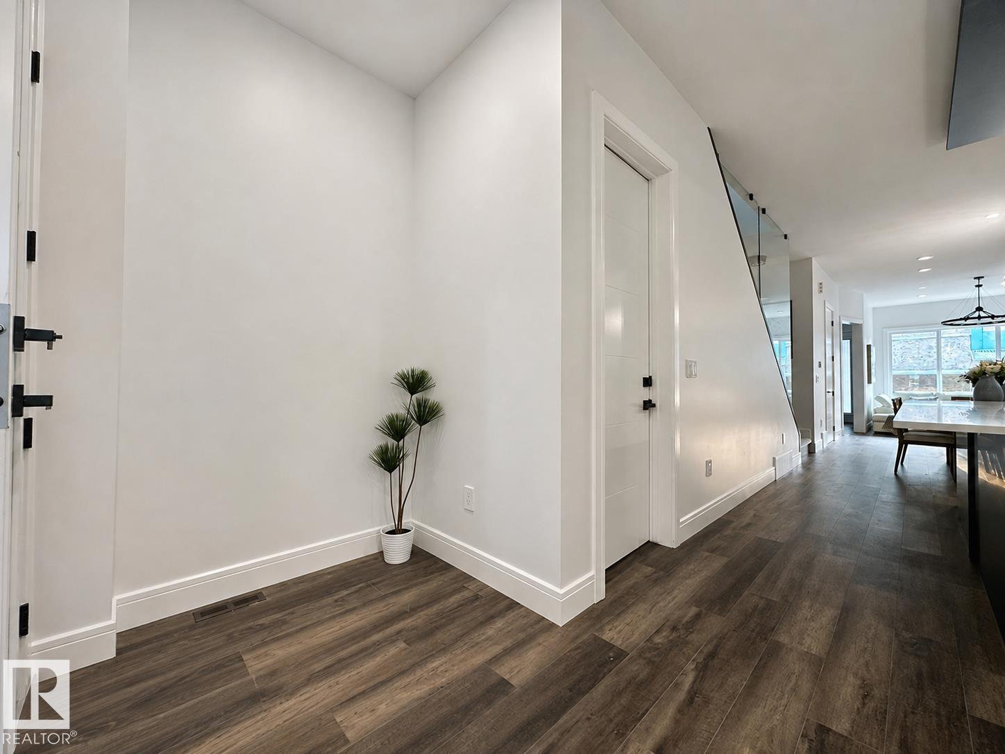 11230 125 ST NW