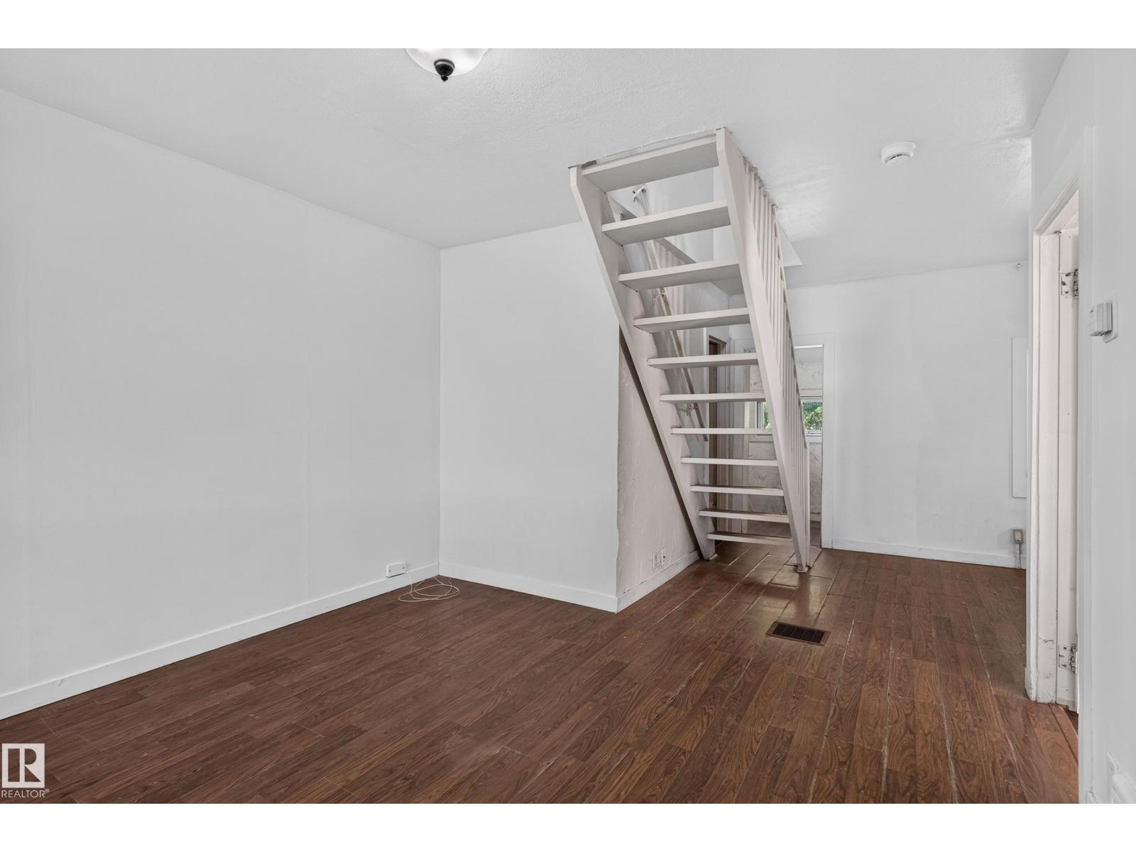11708 79 ST NW