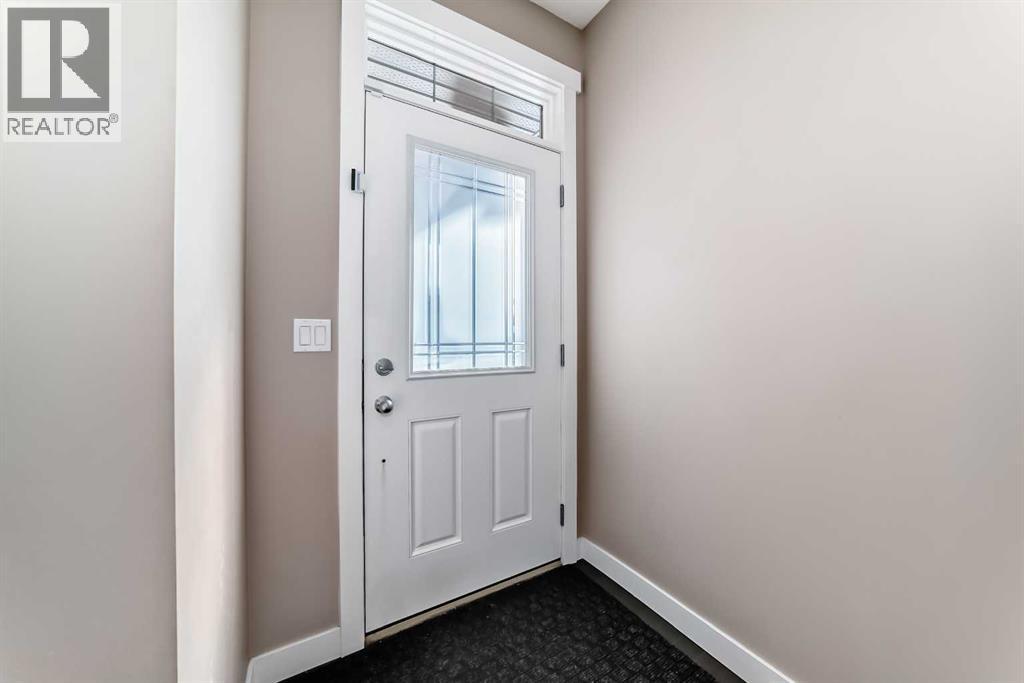 11 Cougar Ridge Place SW