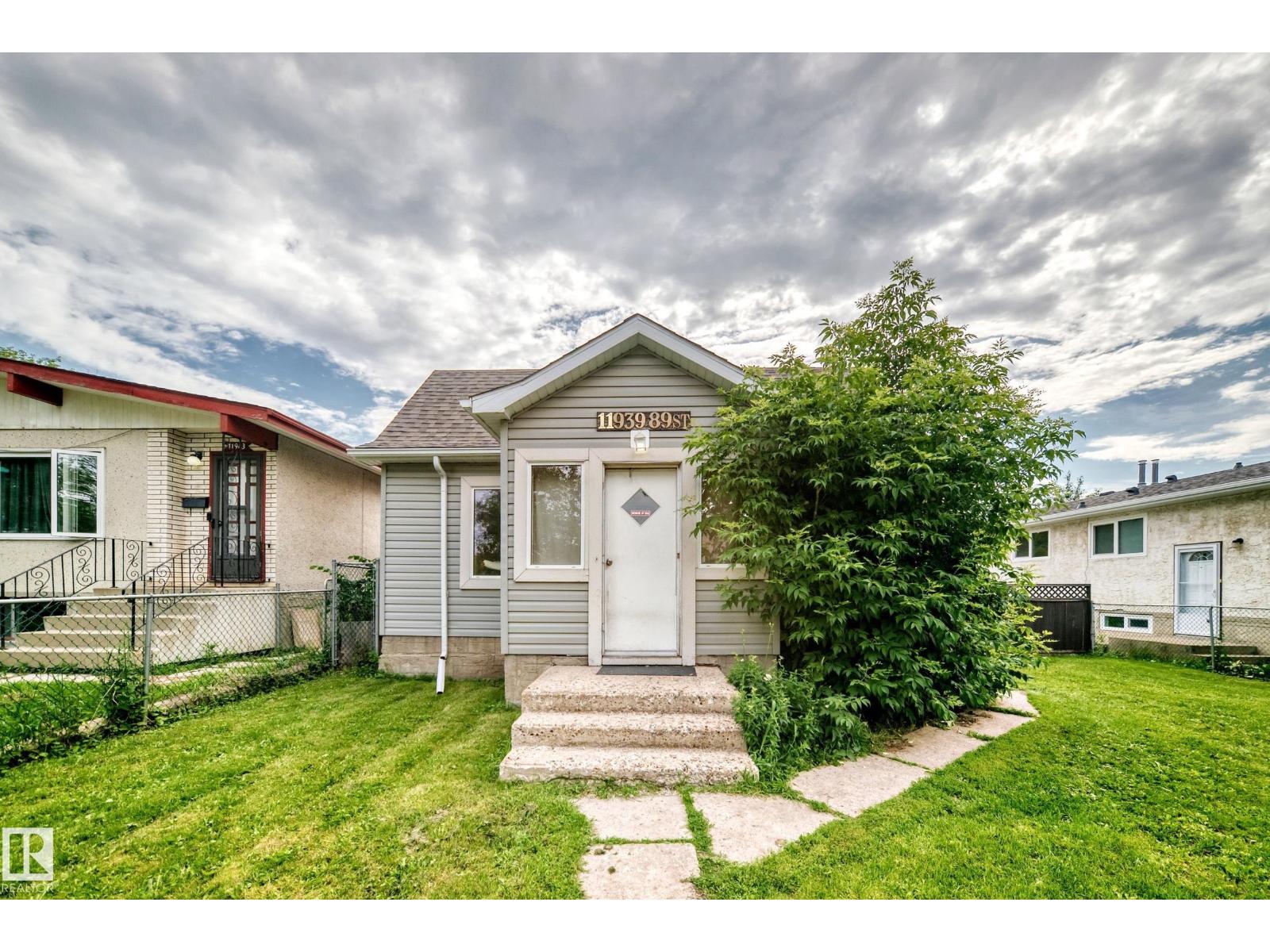 11939 89 ST NW