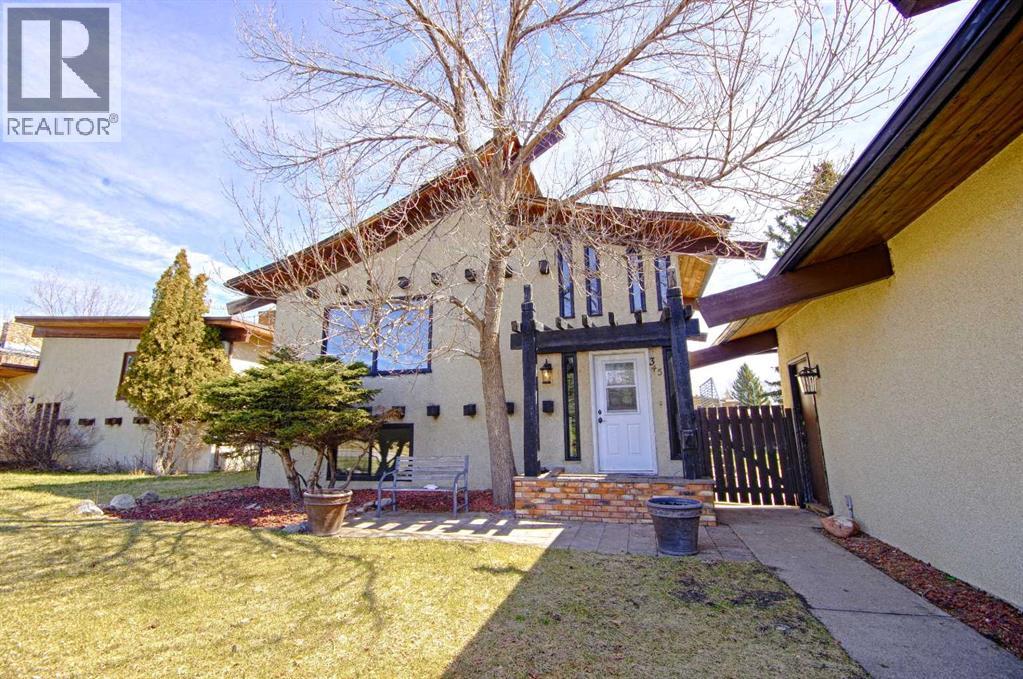 345 Laval Boulevard W