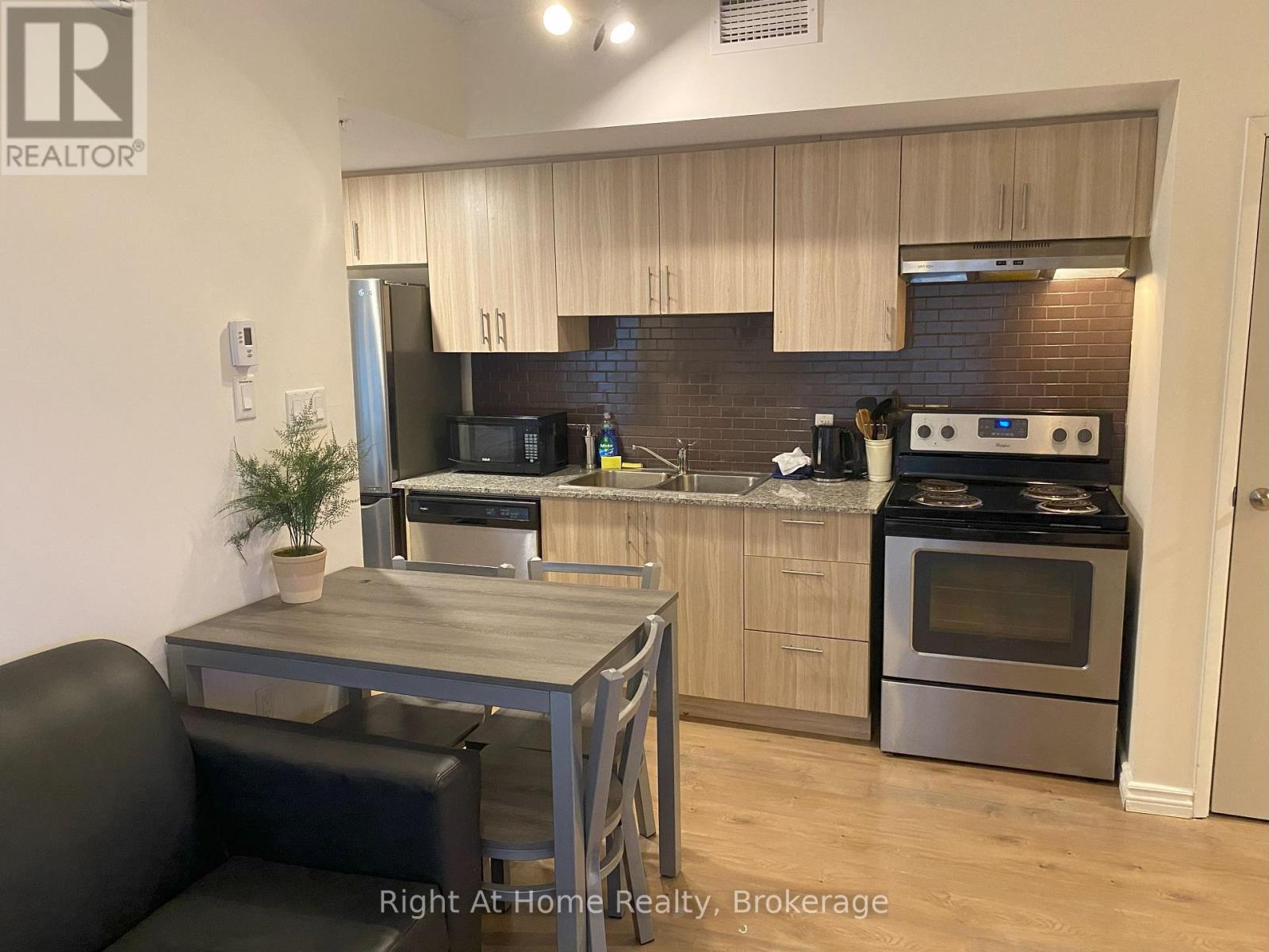 G204 - 275 LARCH STREET
