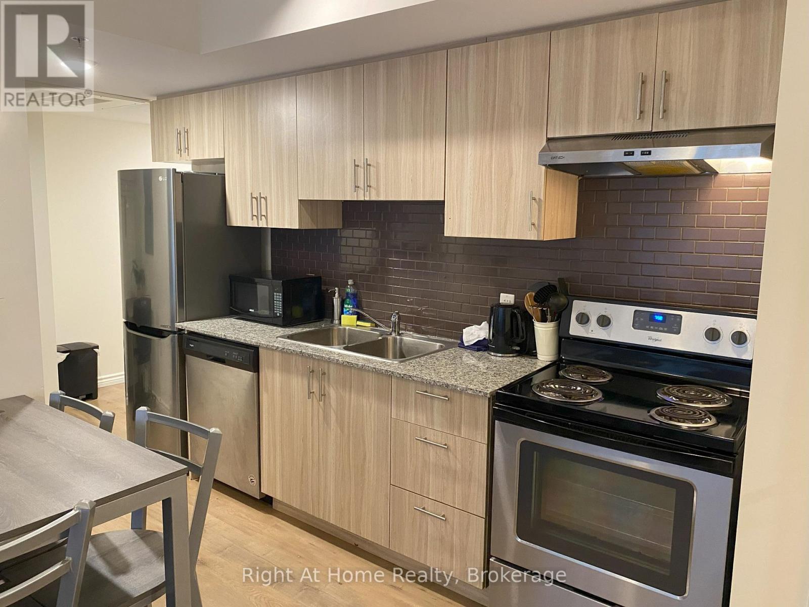 G204 - 275 LARCH STREET