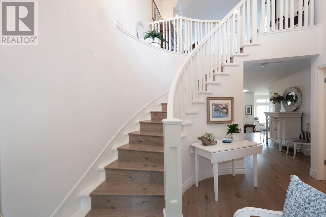 9 BEACH DRIVE