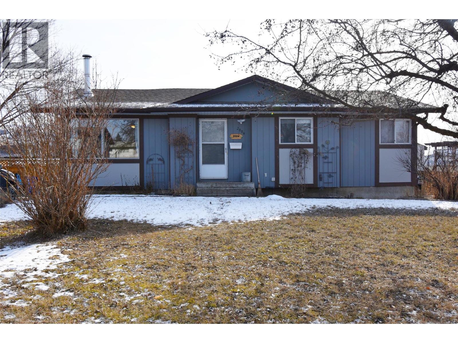 2004 20 Avenue