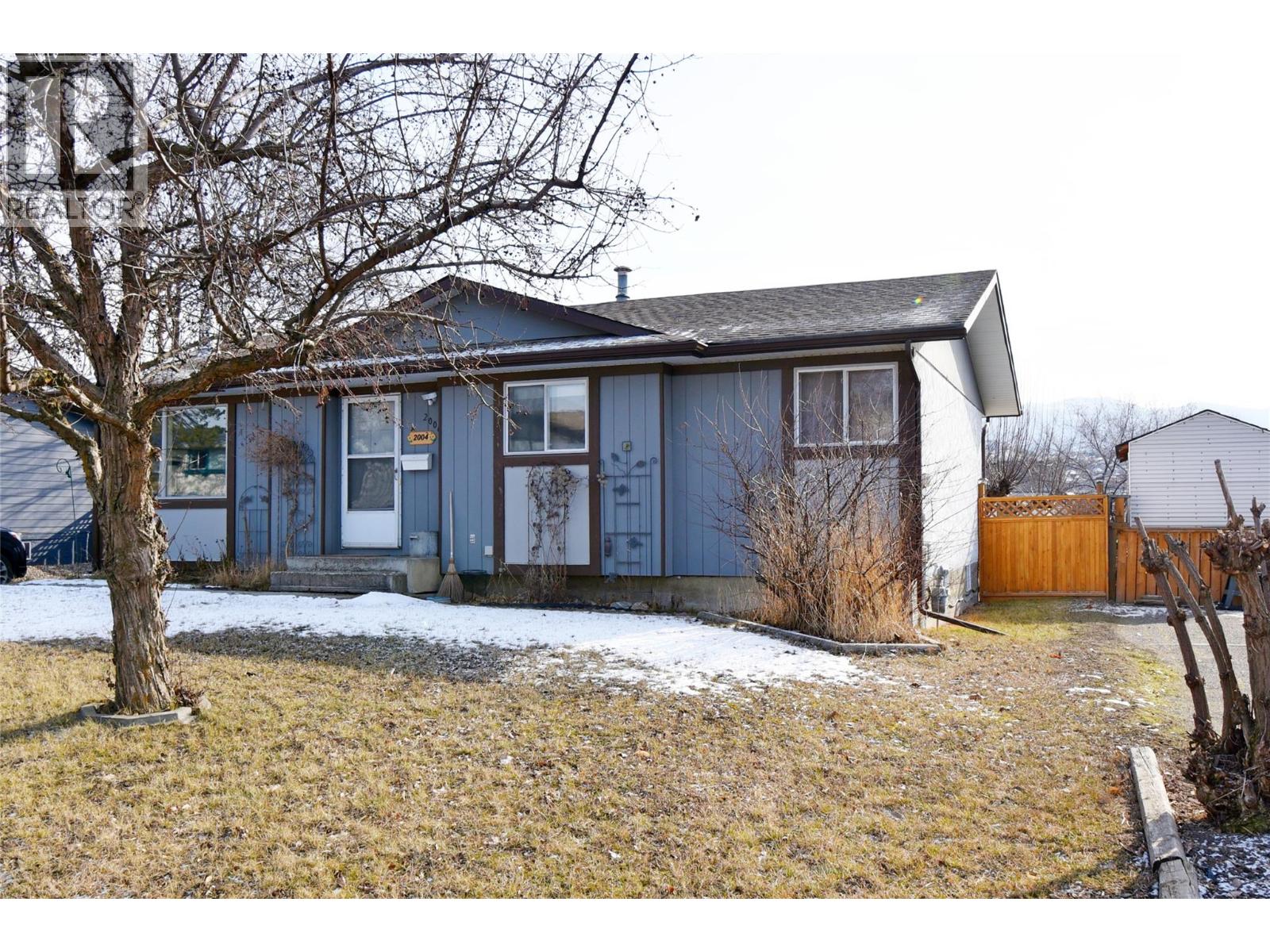 2004 20 Avenue